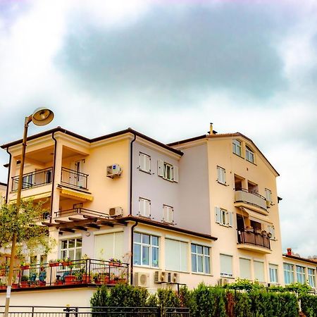 Apartment Botic Porec Bagian luar foto