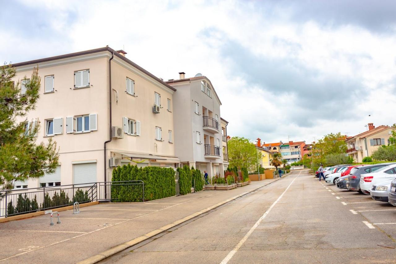 Apartment Botic Porec Bagian luar foto