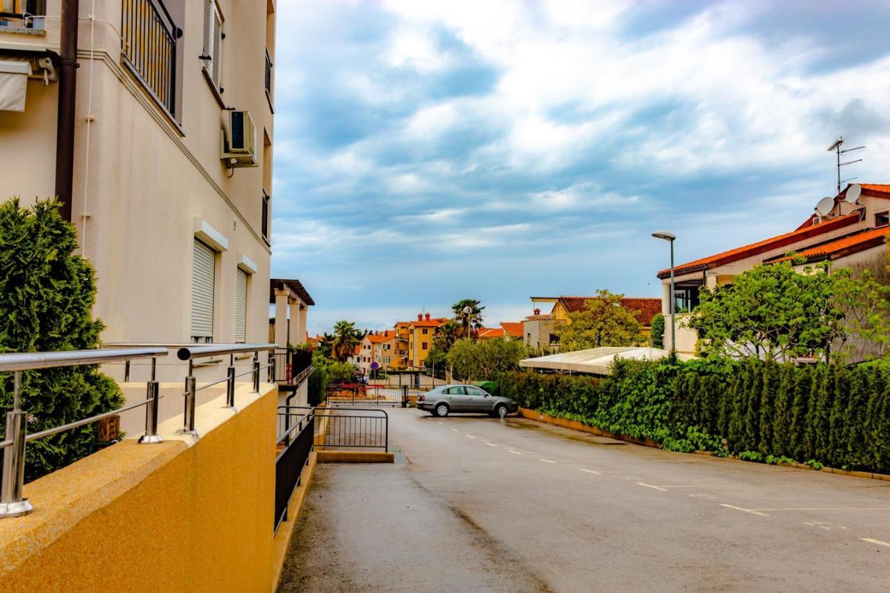 Apartment Botic Porec Bagian luar foto