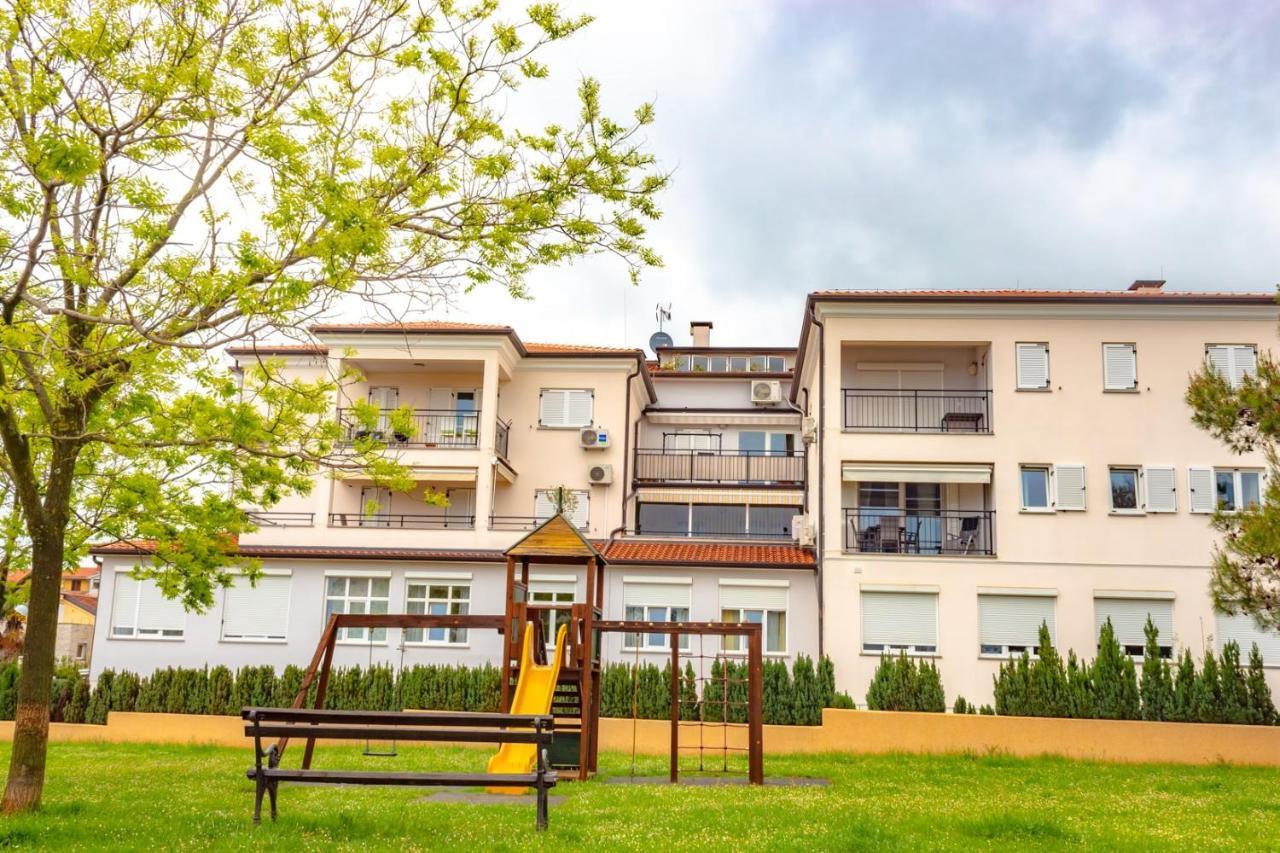 Apartment Botic Porec Bagian luar foto