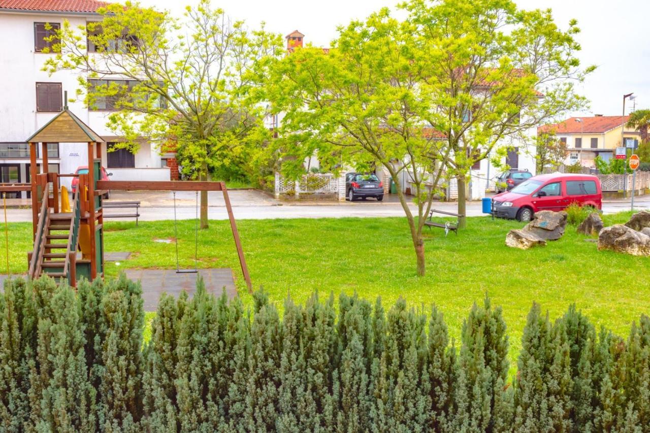 Apartment Botic Porec Bagian luar foto